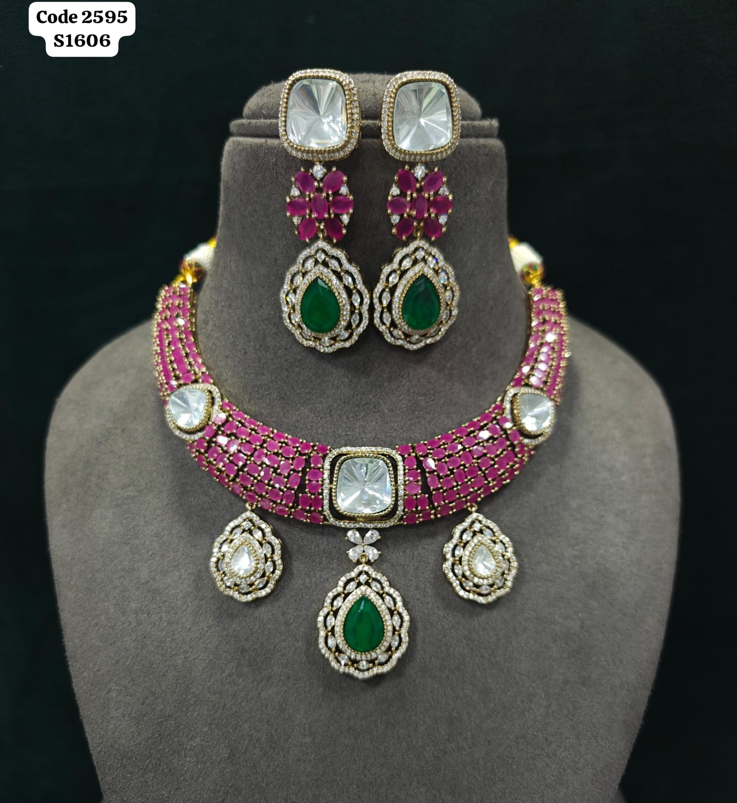 Necklace Set 064